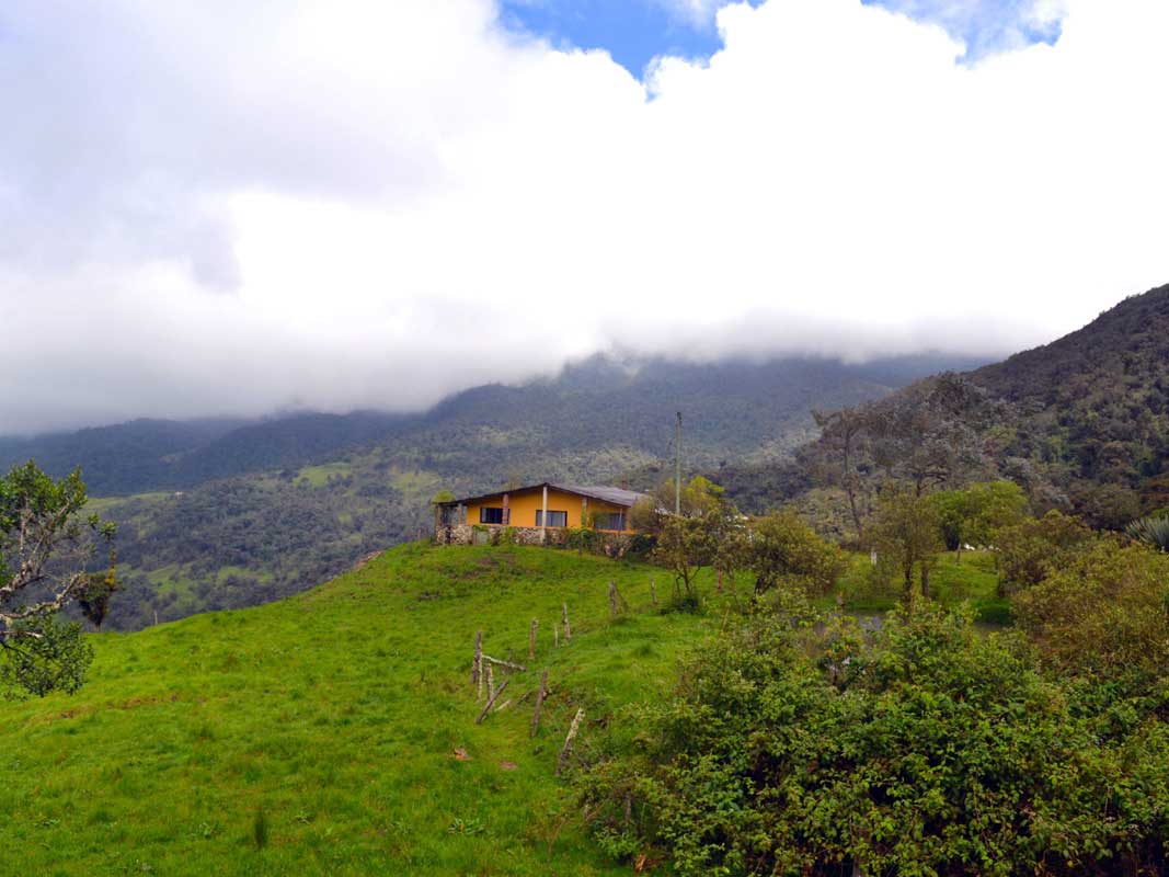 Casa en la montaña para hospedaje en la Finca Suasie B&L.